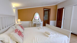1 chambre, bureau, Wi-Fi gratuit, draps fournis