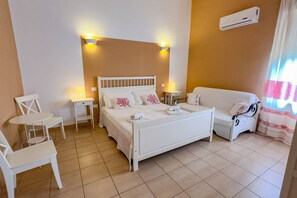 1 bedroom, desk, free WiFi, bed sheets