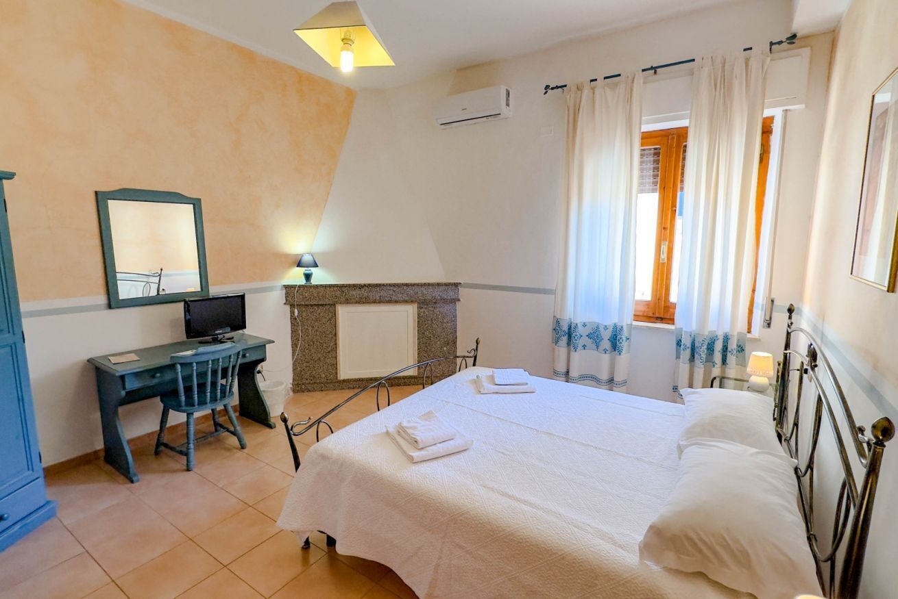 1 slaapkamer, een bureau, gratis wifi, beddengoed