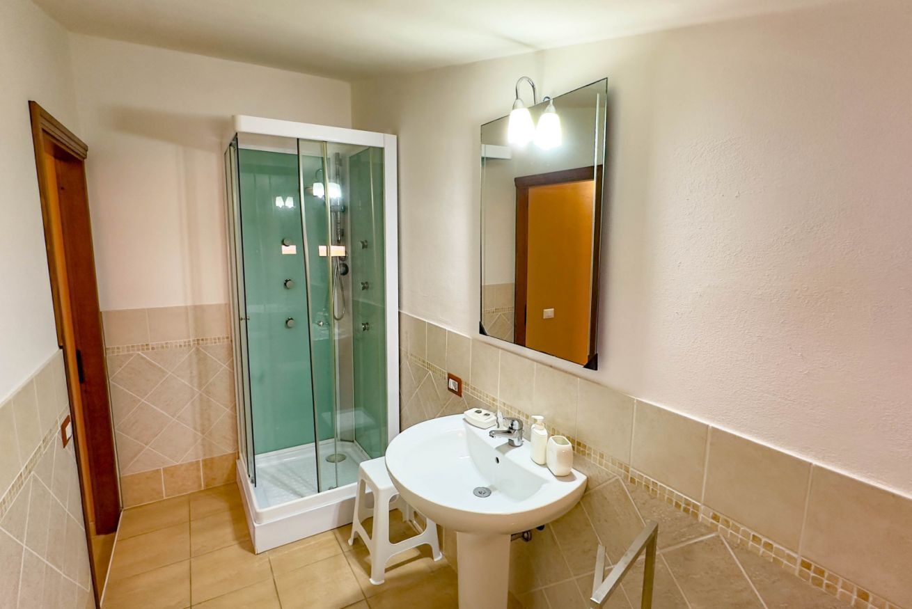 Dusche, Haartrockner, Bidet, Handtücher