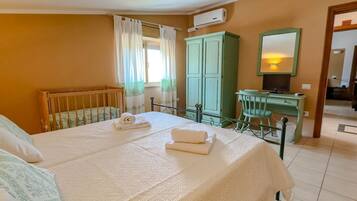 1 chambre, bureau, Wi-Fi gratuit, draps fournis