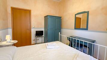 1 chambre, bureau, Wi-Fi gratuit, draps fournis