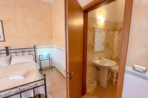 1 chambre, bureau, Wi-Fi gratuit, draps fournis