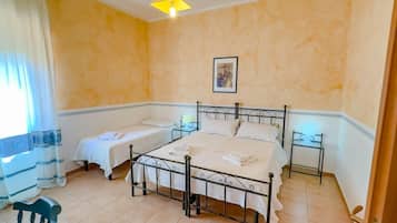 1 chambre, bureau, Wi-Fi gratuit, draps fournis