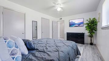 1 dormitori, planxa i posts de planxar, wifi gratuïta i roba de llit