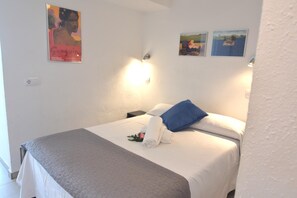 Fer et planche à repasser, accès Internet