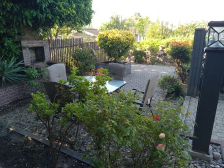 Terrace/patio. Prestigious Bright Garden Level