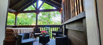 Morning Mist Cabin – Arts & Crafts Gatlinburg, Hot Tub, Game Room