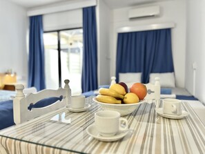 Iron/ironing board, free WiFi, bed sheets