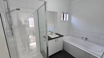 Family House, Garden View | Bathroom | Free toiletries, towels, soap, shampoo