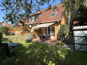 House | Outdoor dining
