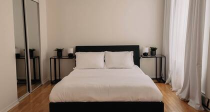 Lum The Queen - Two-Bedroom Apartment w/ City View