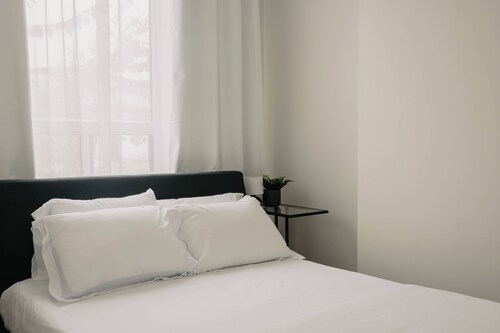 Lum The Queen - Two-Bedroom Apartment w/ City View