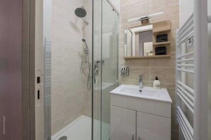 Apartment | Bathroom