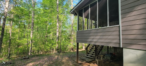Peaceful 2-bedroom house on Lake Hartwell ^ 20 Miles to Clemson