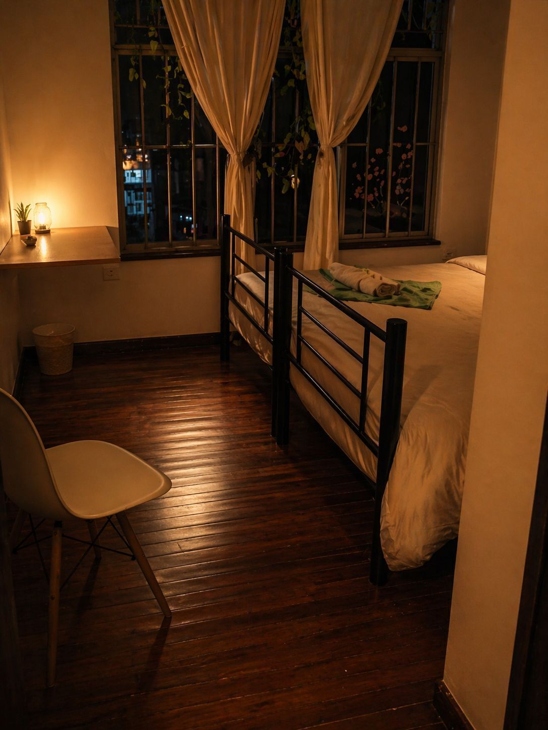  Family Room King Bed | Työpöytä, kannettavalle tietokoneelle sopiva työtila, ilmainen Wi-Fi