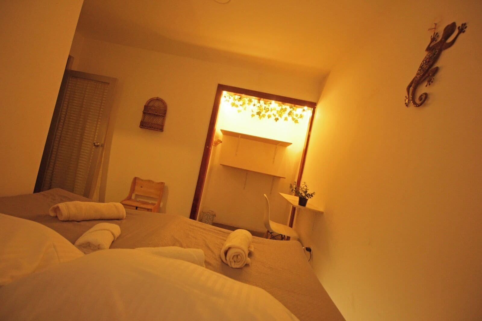 Desk, laptop workspace, free WiFi