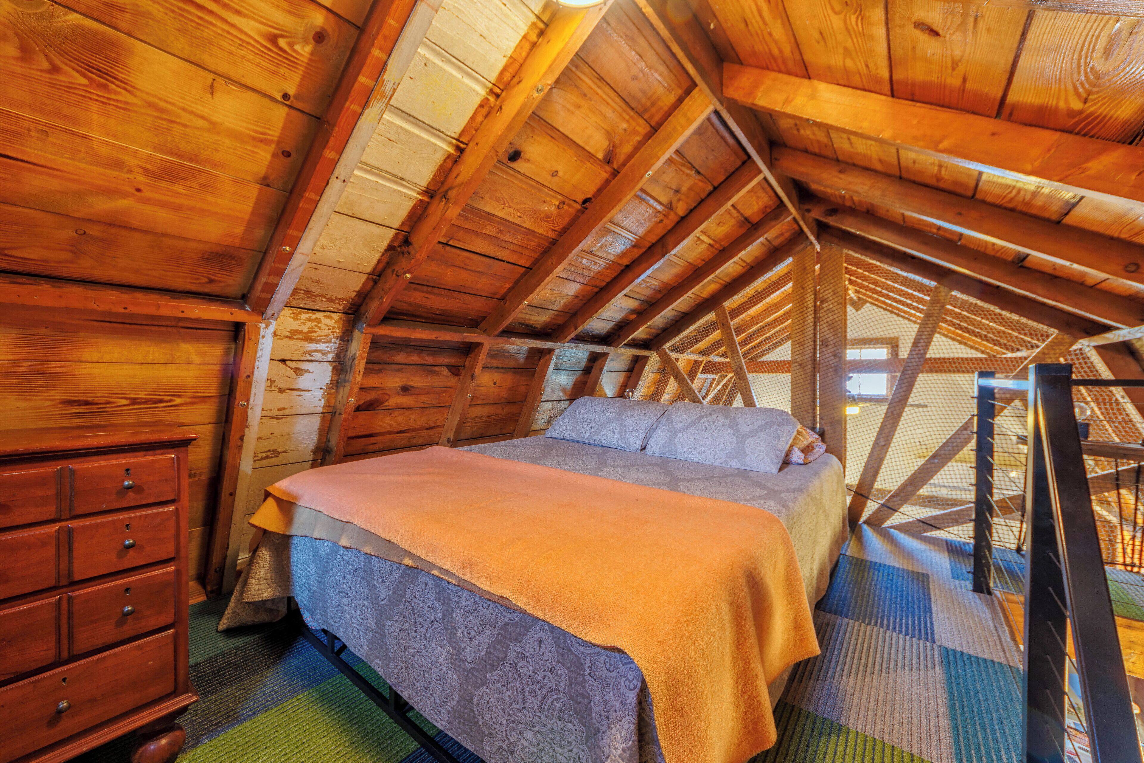 1 室のベッドルーム、デスク、WiFi (無料)、ベッドシーツ