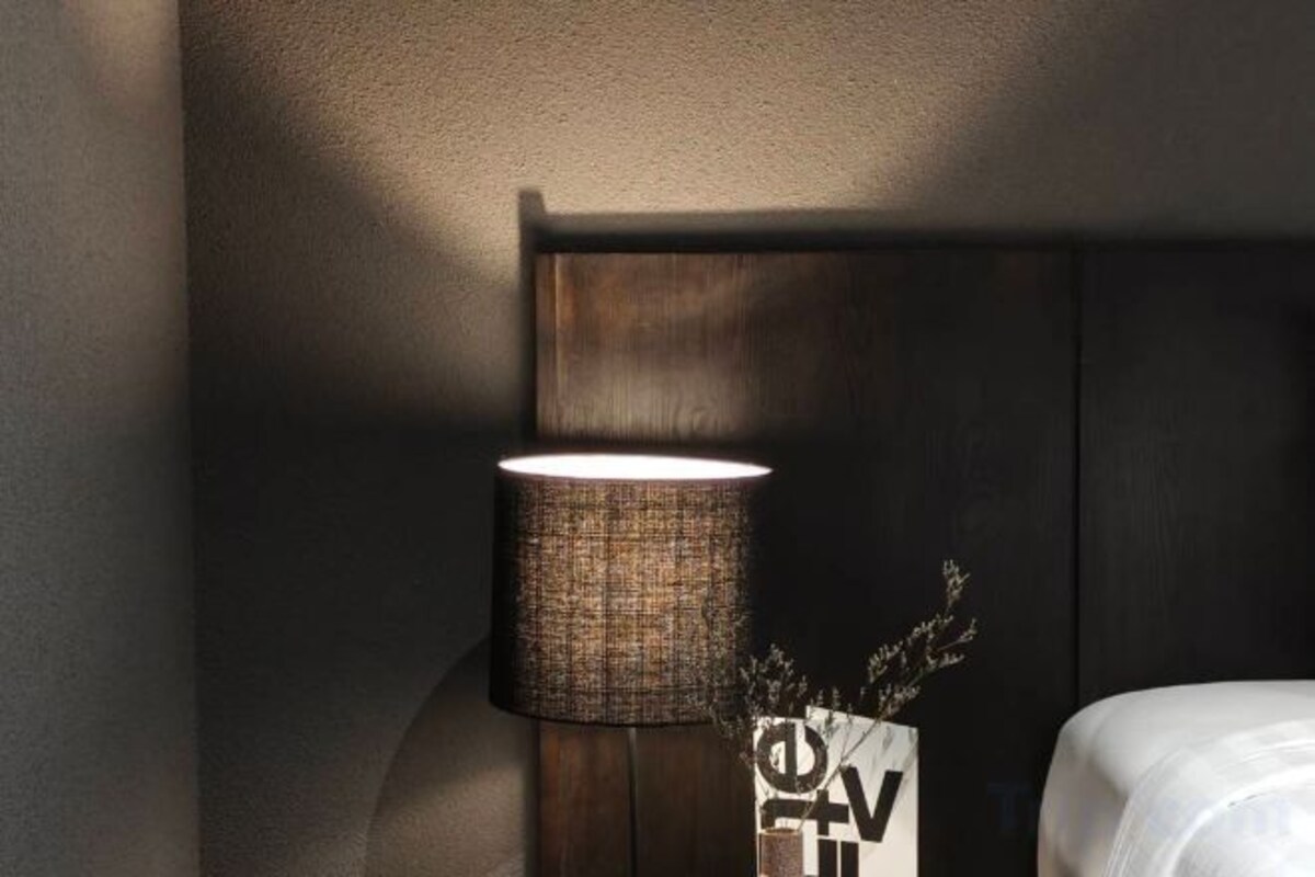 Minibar (free items), rollaway beds (surcharge), WiFi (free)