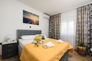 3 chambres, fer et planche à repasser, Wi-Fi gratuit, draps fournis