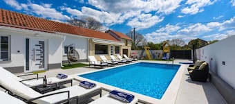 Villa Mare with heated pool and gym