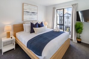 2 bedrooms, iron/ironing board, travel crib, free WiFi