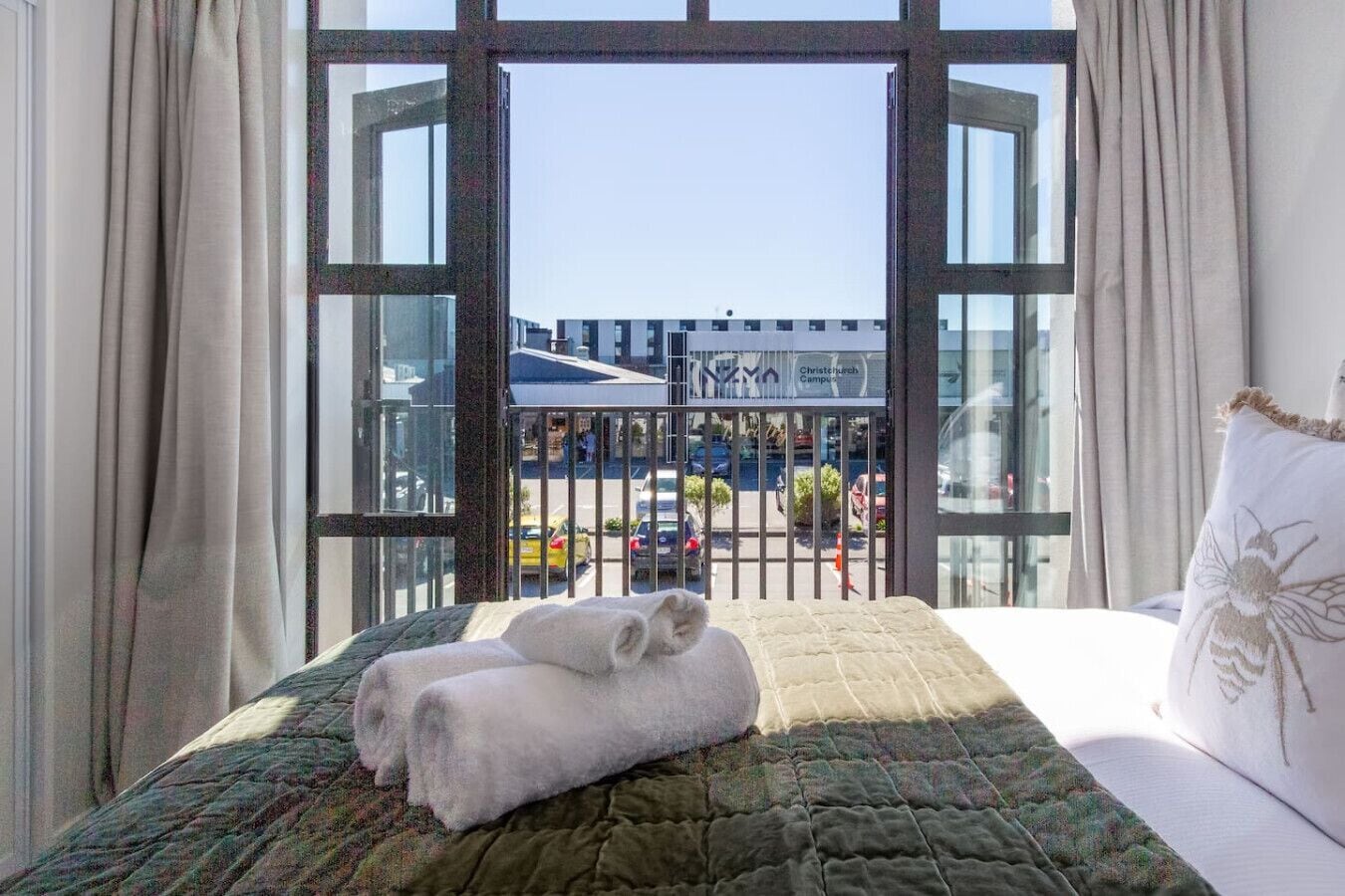 2 bedrooms, iron/ironing board, travel cot, free WiFi