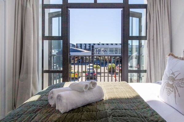 2 bedrooms, iron/ironing board, travel cot, free WiFi