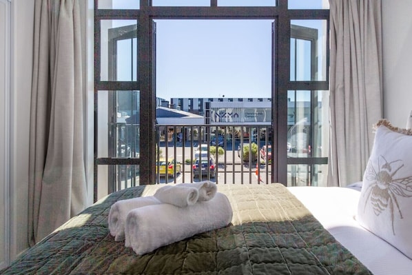 2 chambres, fer et planche à repasser, lit parapluie, Wi-Fi gratuit