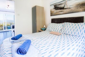 2 Schlafzimmer, Bügeleisen/Bügelbrett, Bettwäsche