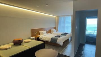 Deluxe Twin Room | Premium bedding, Tempur-Pedic beds, free minibar items, in-room safe
