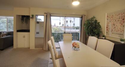 Comfortable 2-bedroom corporate apartment with AC, WiFi in peaceful San Leandro
