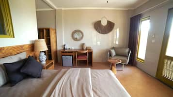 1 bedroom, bed sheets