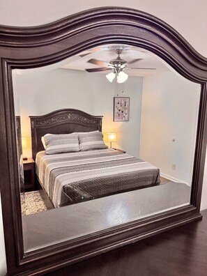 2 bedrooms, iron/ironing board, WiFi, bed sheets