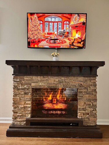 Cozy New Modern On I-95