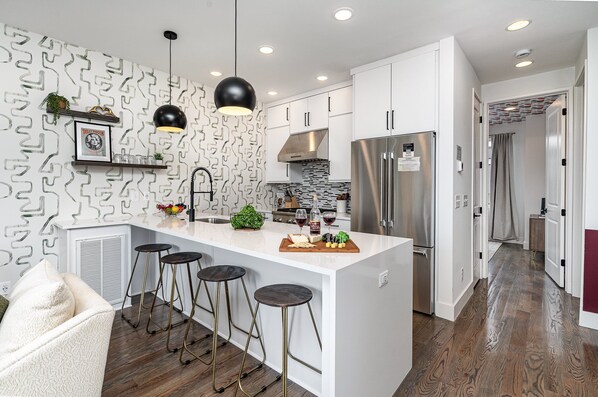 Fridge, microwave, oven, stovetop