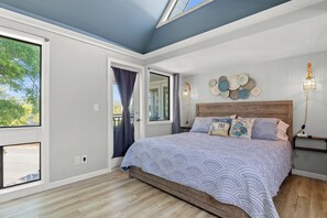 2 chambres, fer et planche à repasser, Wi-Fi, draps fournis