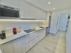 Fridge, microwave, oven, dishwasher - A14. Wonderful sea views in front of Almadraba´s Beach (Roses)