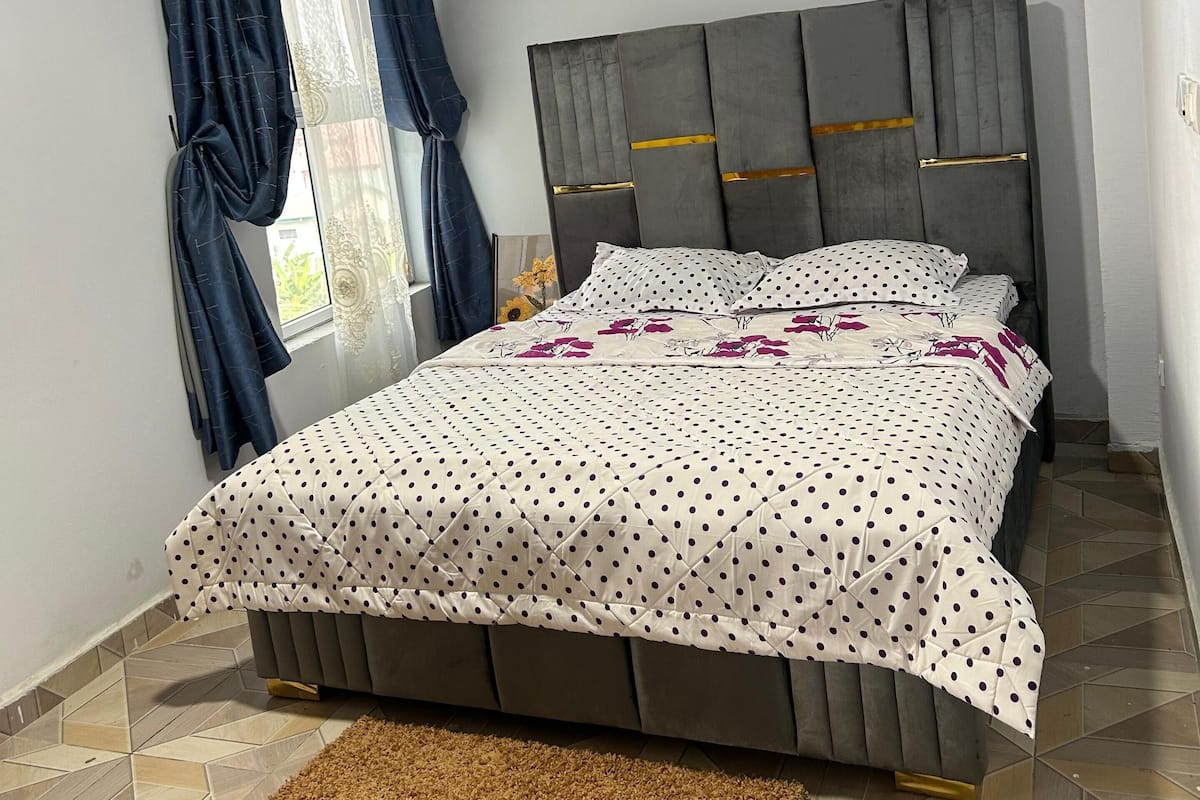 Deluxe appartement, uitzicht op bergen | Een strijkplank/strijkijzer, gratis wifi