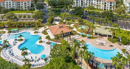 5037 Home away from home at Vista Cay #408