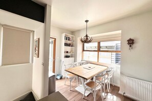 Dining - The Chalet (Dinner Plain)