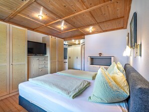 2 bedrooms, internet