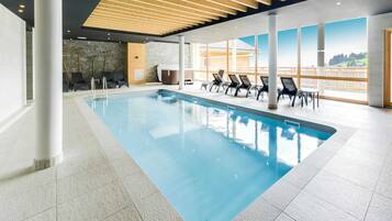 Apartment | Pool | Indoor pool, outdoor pool
