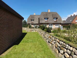 House | Exterior - 3 With South-facing Terrace and Beach Chair, Gaadt 17 c (Sylt)