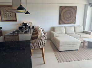 Smart TV - 2-bedroom apartment in fantastic Nuevo Nayarit with ocean view, AC, fitness room (Nuevo Nayarit)