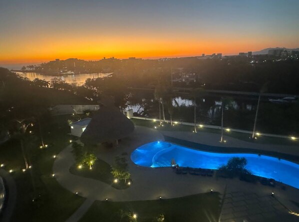 Pool - 2-bedroom apartment in fantastic Nuevo Nayarit with ocean view, AC, fitness room (Nuevo Nayarit)