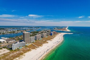 Beach nearby - The Osprey 12-Bayfront w/ boat slip, elevator, & pool. Sapphire Osprey by Kaiser (Orange Beach)