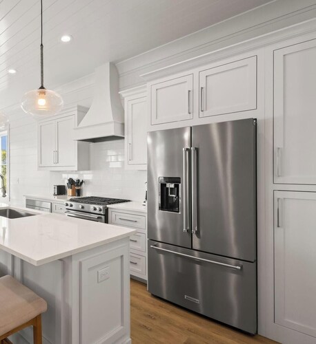 The Osprey 12-Bayfront w/ boat slip, elevator, & pool. Sapphire Osprey by Kaiser