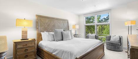 4 bedrooms, desk, iron/ironing board, WiFi