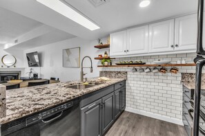 Fridge, microwave, oven, stovetop - Modern Condo with Slopeside Comfort + Amenities (Park City)